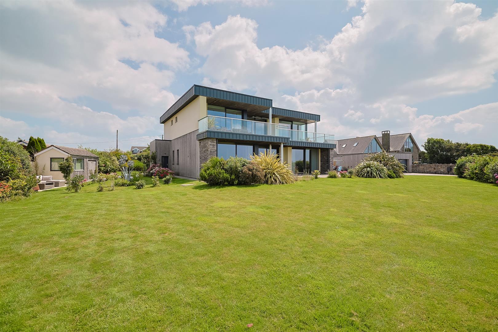 East Cliff, Southgate, Swansea, SA3 2AS